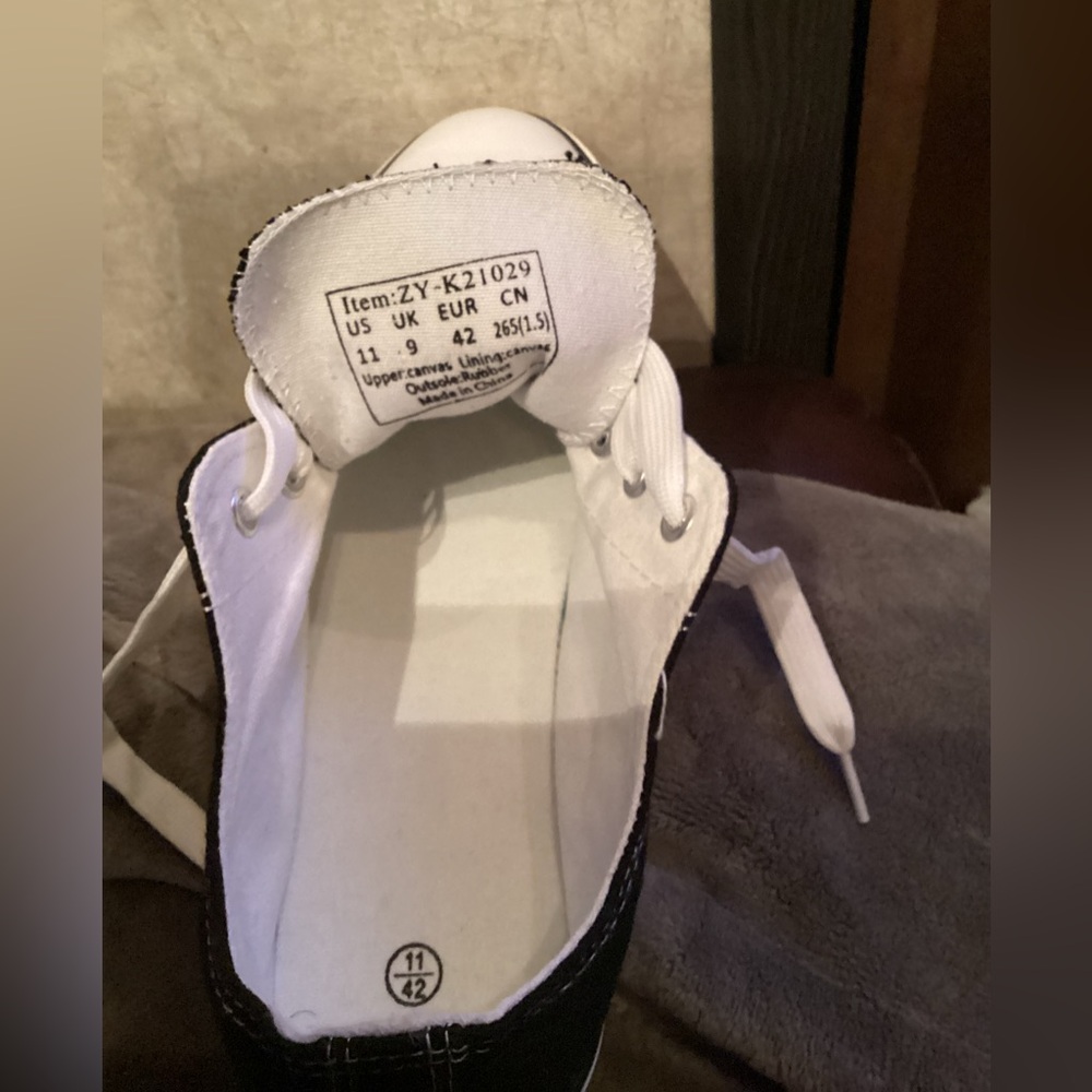 NWOT Black & White ZY Canvas Shoes. Daisy Flower Embroidery, Size: US 11 / EU 42 - Picture 7 of 9